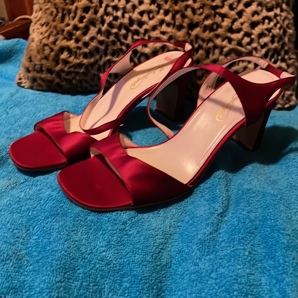 🚨NEVER WORN Michelangelo Niki Sexy Ruby Red Cross Strap Block Heel, Size 9.5M - Picture 2 of 14